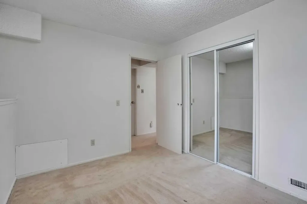 1104 53c Street SE Calgary AB t2a1w4