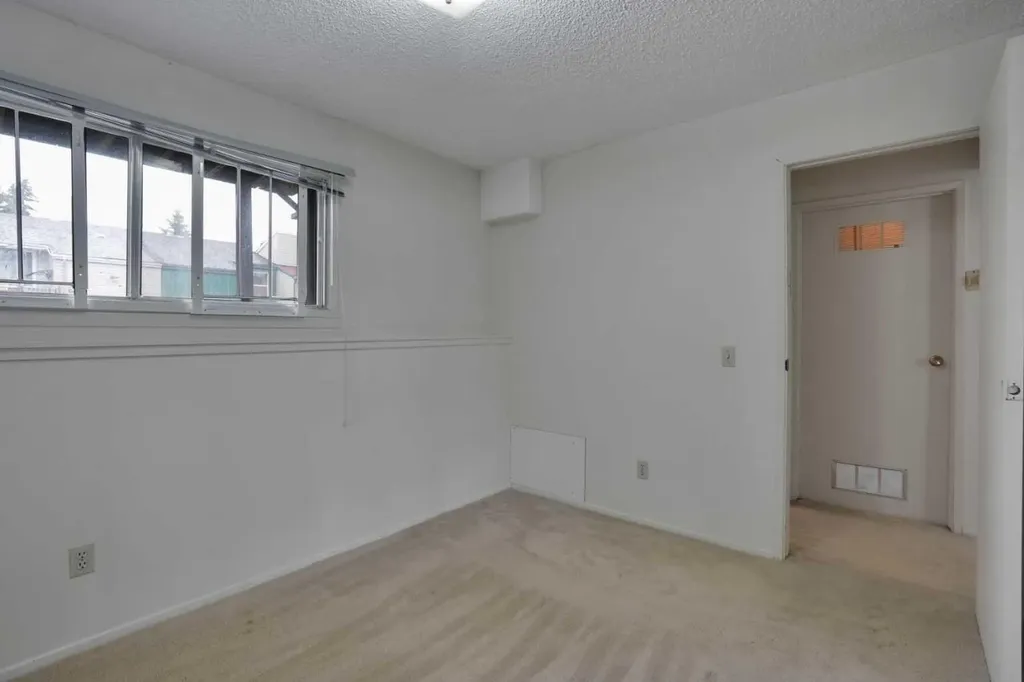 1104 53c Street SE Calgary AB t2a1w4
