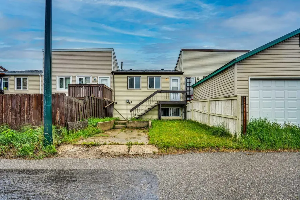 1104 53c Street SE Calgary AB t2a1w4