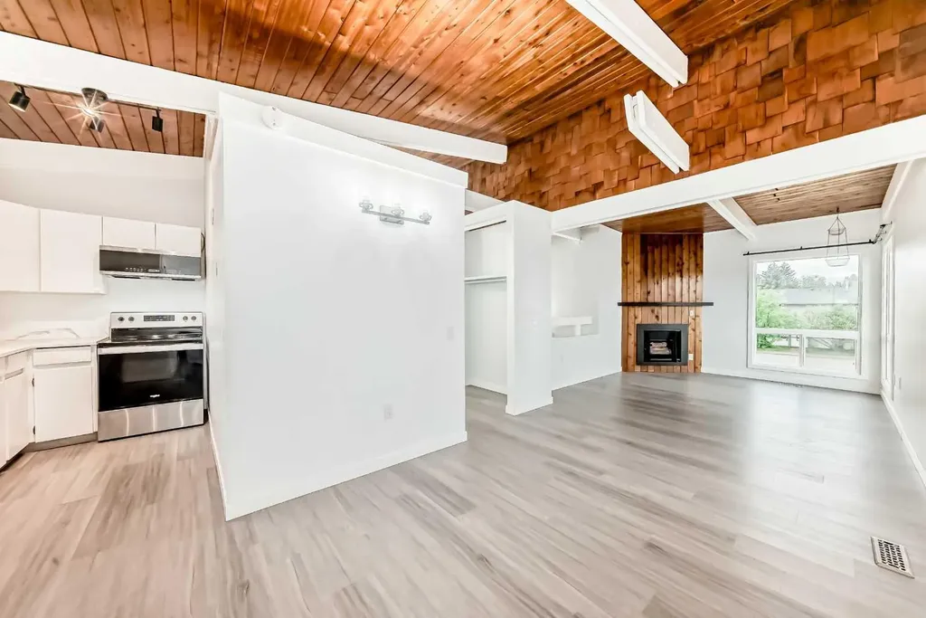 92A Queen Isabella Close SE Calgary AB T2J3R1