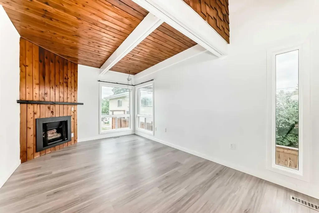 92A Queen Isabella Close SE Calgary AB T2J3R1