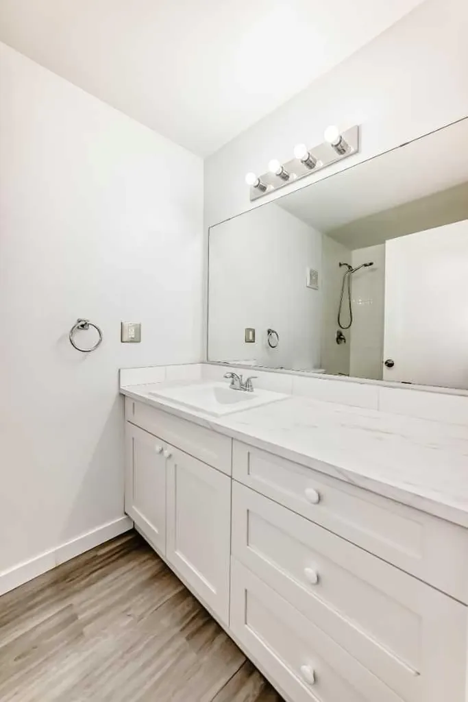 92A Queen Isabella Close SE Calgary AB T2J3R1