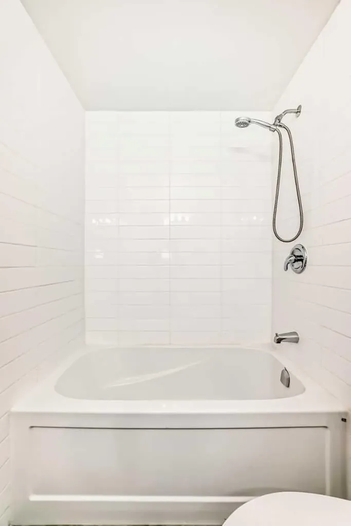 92A Queen Isabella Close SE Calgary AB T2J3R1