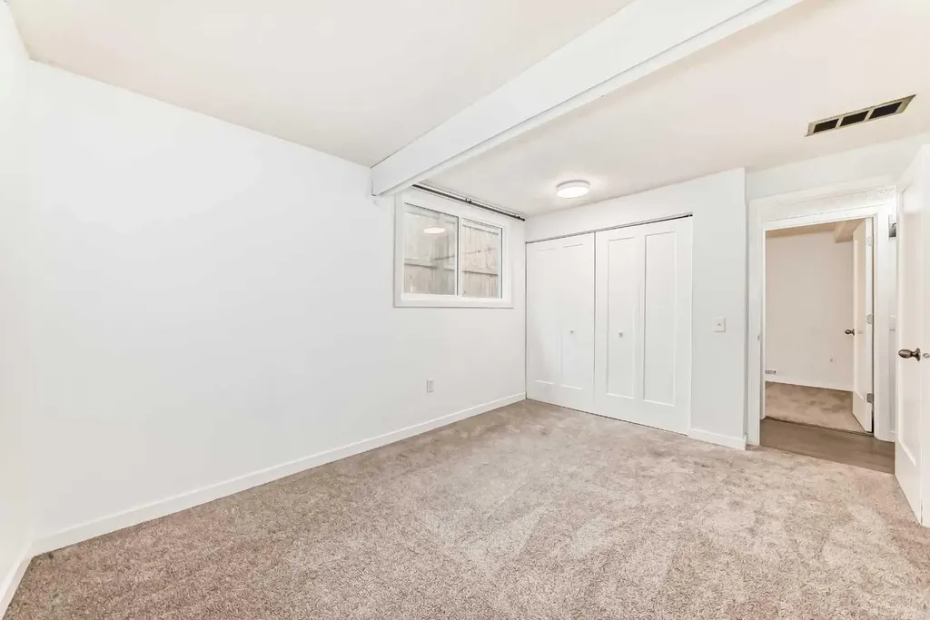92A Queen Isabella Close SE Calgary AB T2J3R1