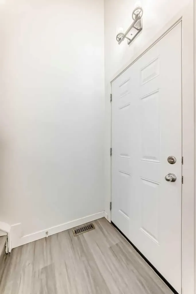 92A Queen Isabella Close SE Calgary AB T2J3R1