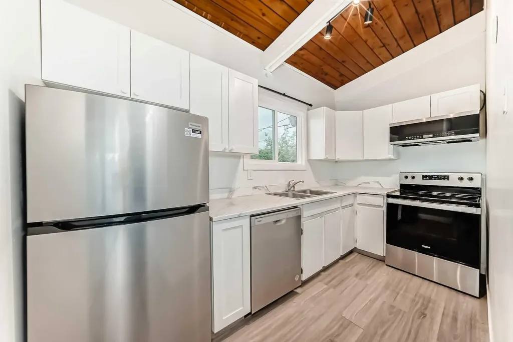 92A Queen Isabella Close SE Calgary AB T2J3R1