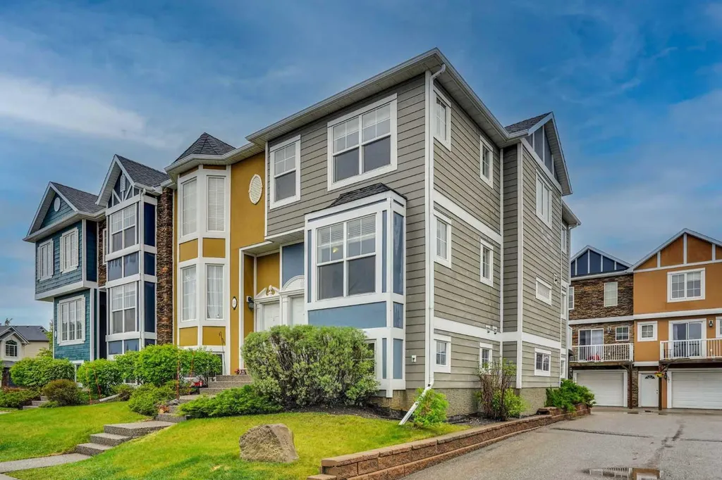 124 Lavender Link Chestermere AB T1X 0E6