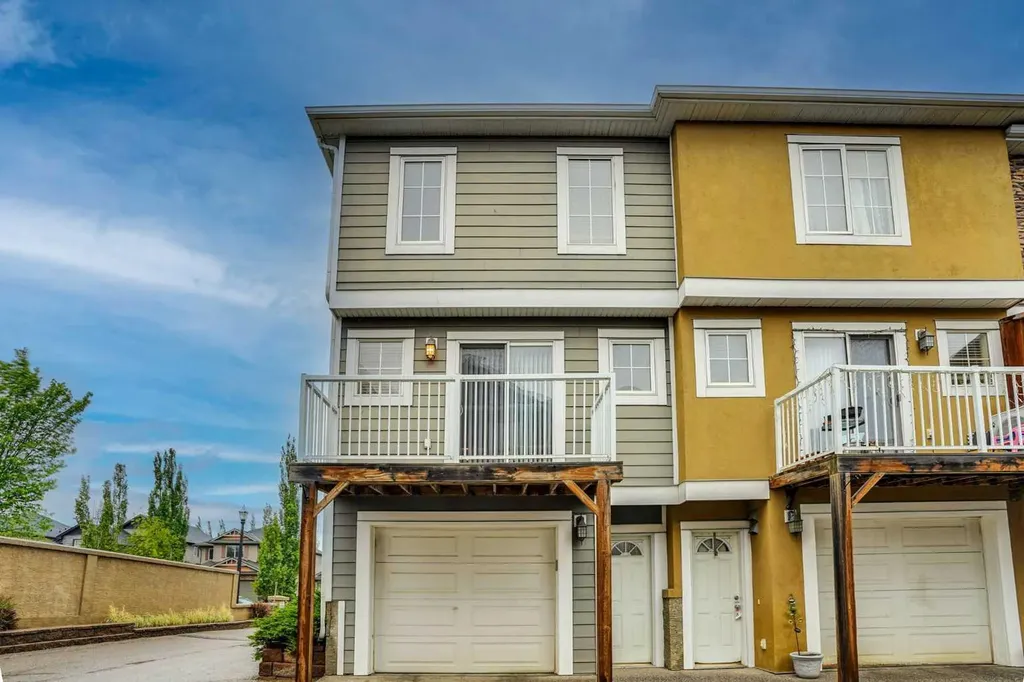 124 Lavender Link Chestermere AB T1X 0E6