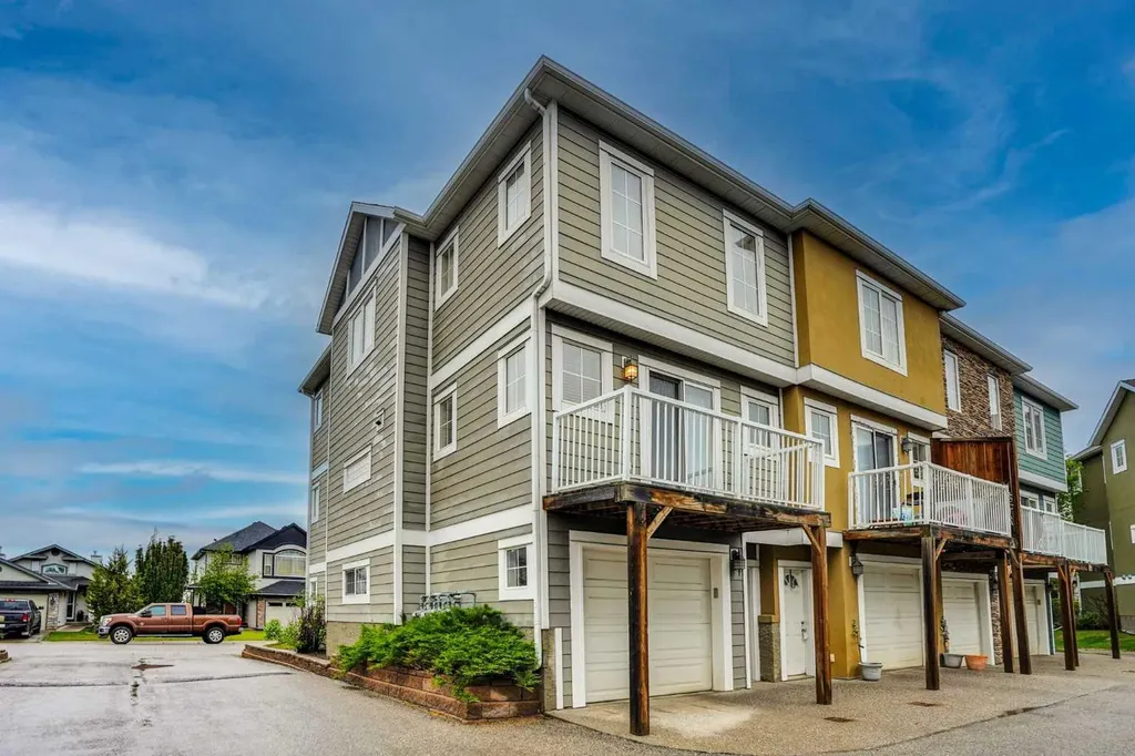 124 Lavender Link Chestermere AB T1X 0E6