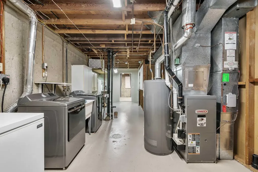99 Huntford Road NE Calgary AB T2K 3Z1