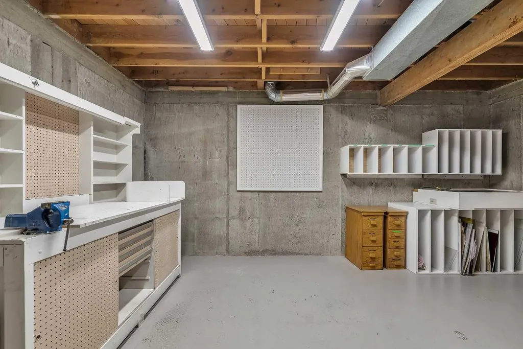 99 Huntford Road NE Calgary AB T2K 3Z1
