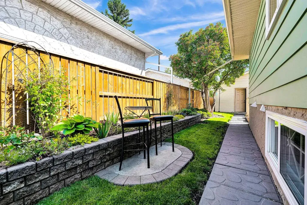 99 Huntford Road NE Calgary AB T2K 3Z1