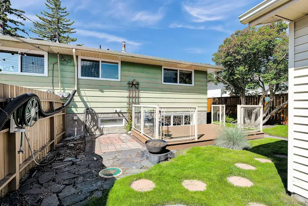 99 Huntford Road NE Calgary AB T2K 3Z1