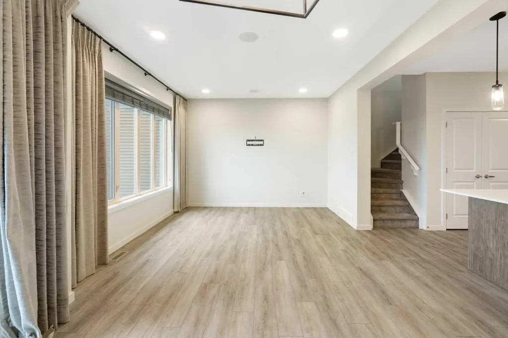 15 Homestead Close NE Calgary AB T3J 2H2
