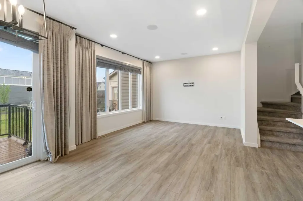 15 Homestead Close NE Calgary AB T3J 2H2