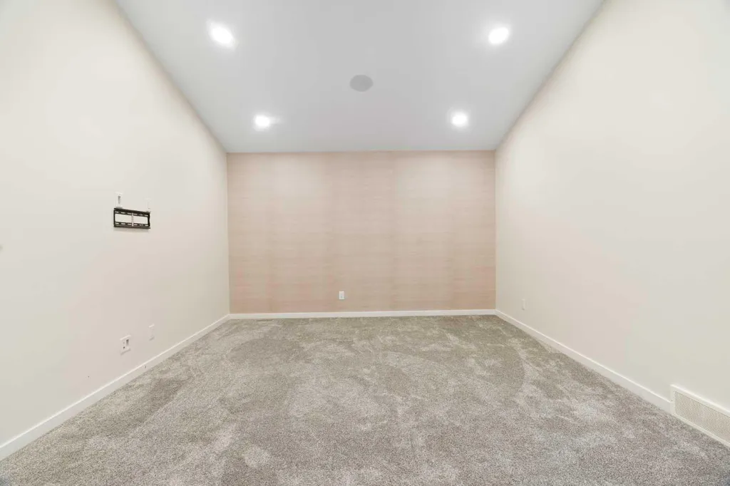 15 Homestead Close NE Calgary AB T3J 2H2