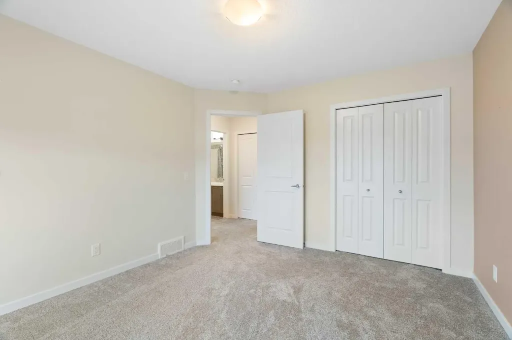 15 Homestead Close NE Calgary AB T3J 2H2