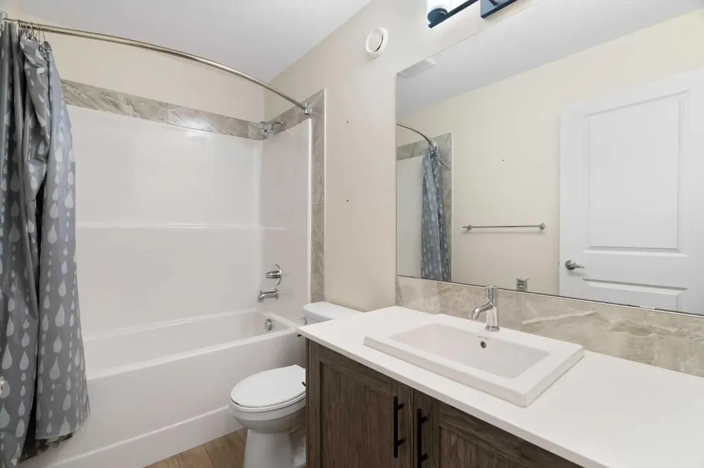 15 Homestead Close NE Calgary AB T3J 2H2