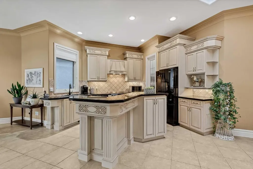 4592 Hamptons Way NW Calgary AB T3A6B6