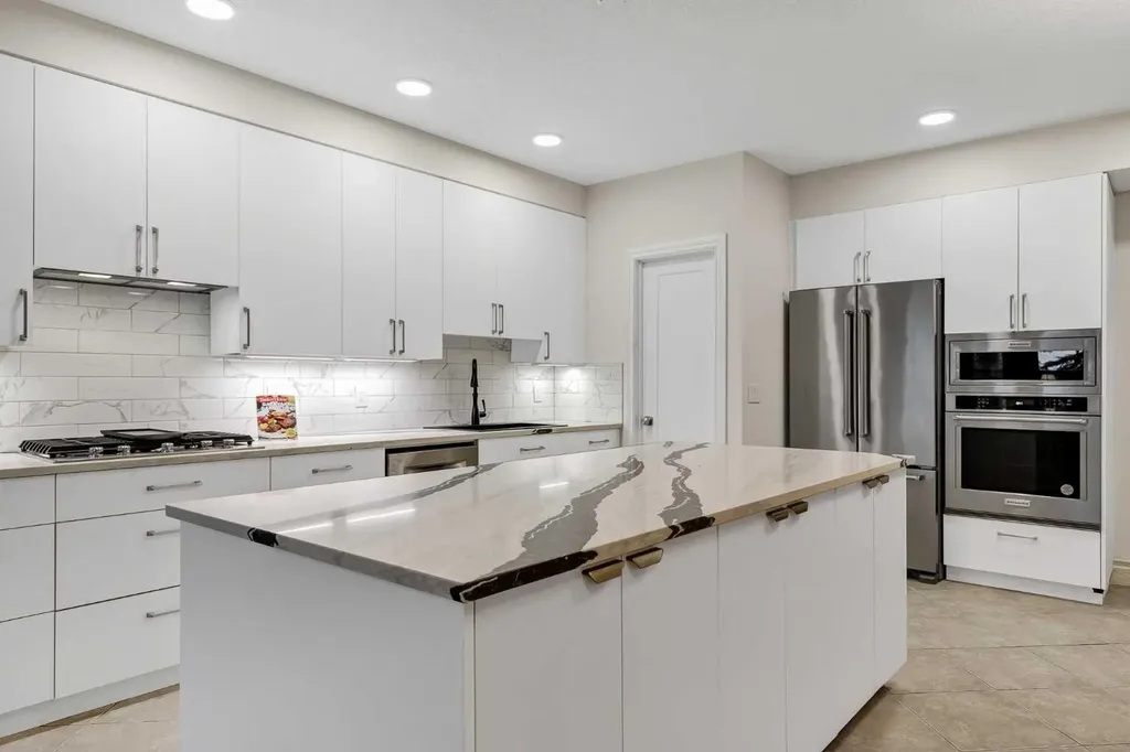 4592 Hamptons Way NW Calgary AB T3A6B6