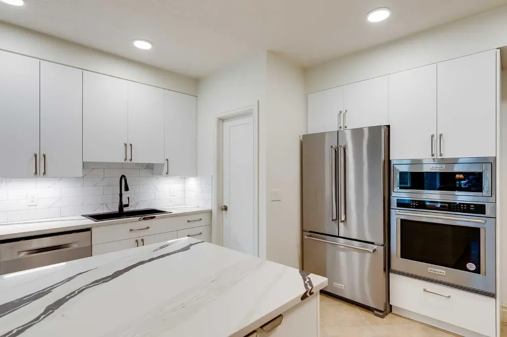 4592 Hamptons Way NW Calgary AB T3A6B6