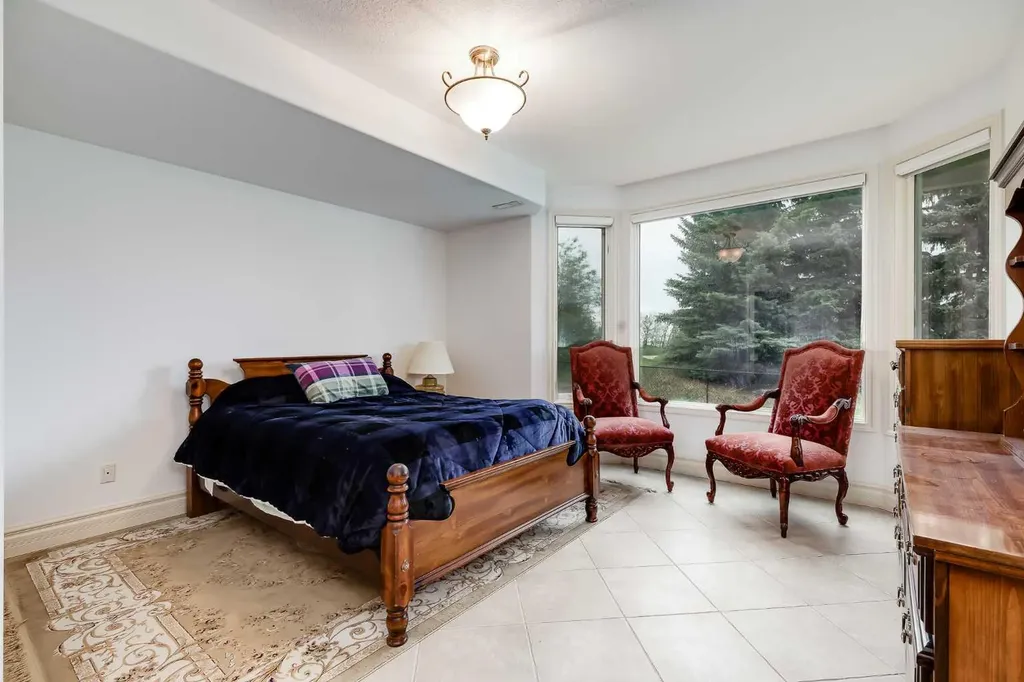 4592 Hamptons Way NW Calgary AB T3A6B6