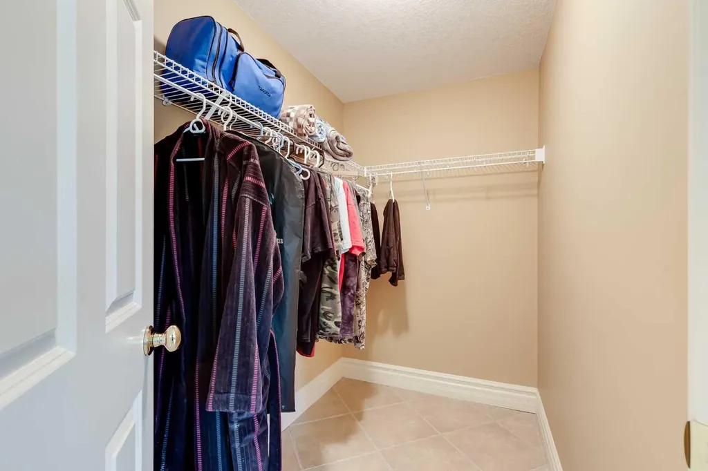 4592 Hamptons Way NW Calgary AB T3A6B6