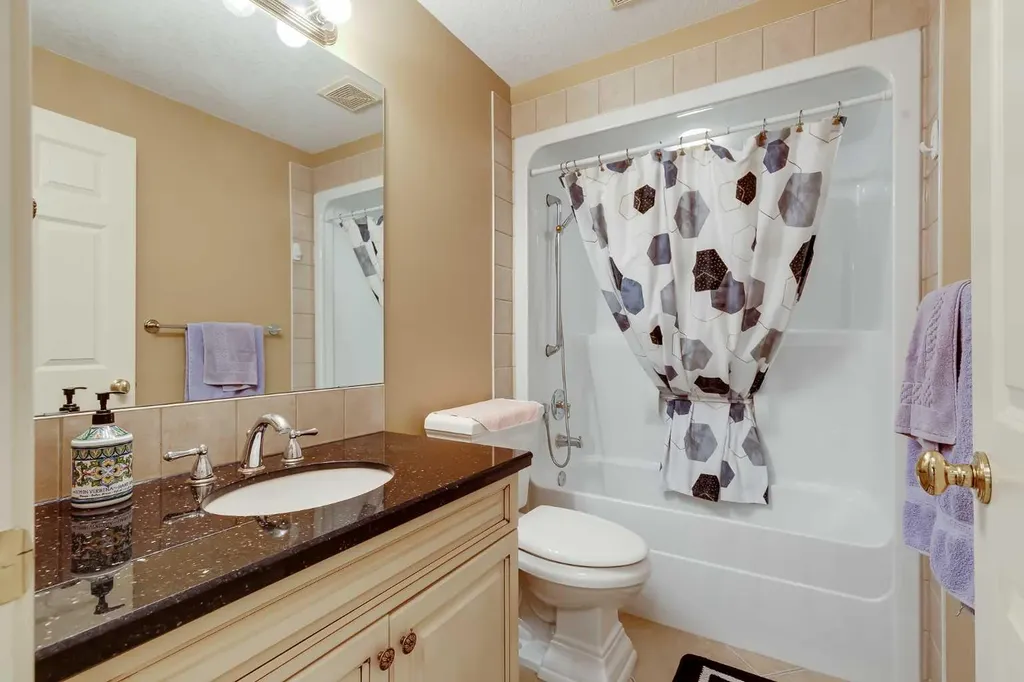 4592 Hamptons Way NW Calgary AB T3A6B6