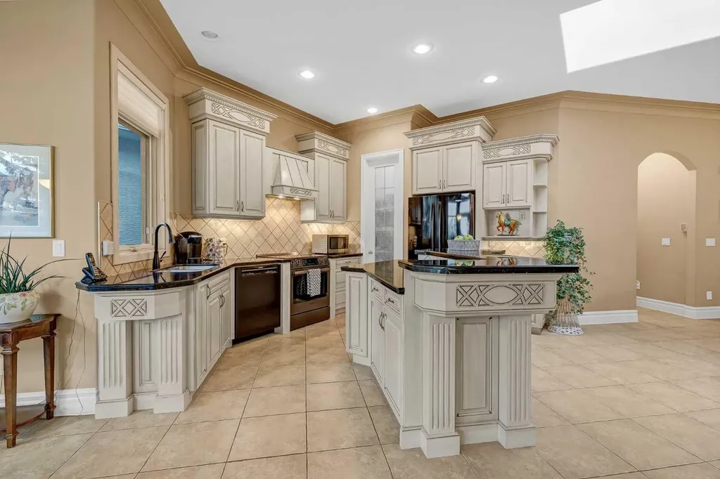 4592 Hamptons Way NW Calgary AB T3A6B6