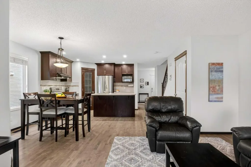 22 Autumn Green SE Calgary AB T3M 0P2