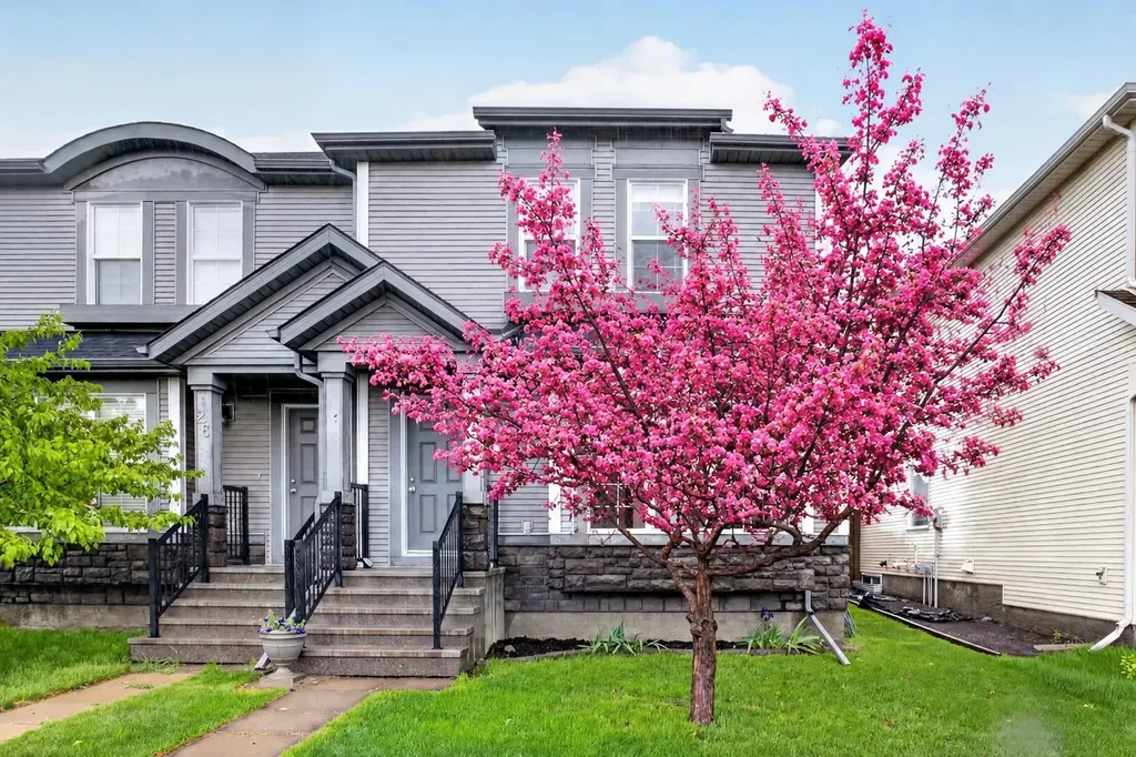 22 Autumn Green SE Calgary AB T3M 0P2