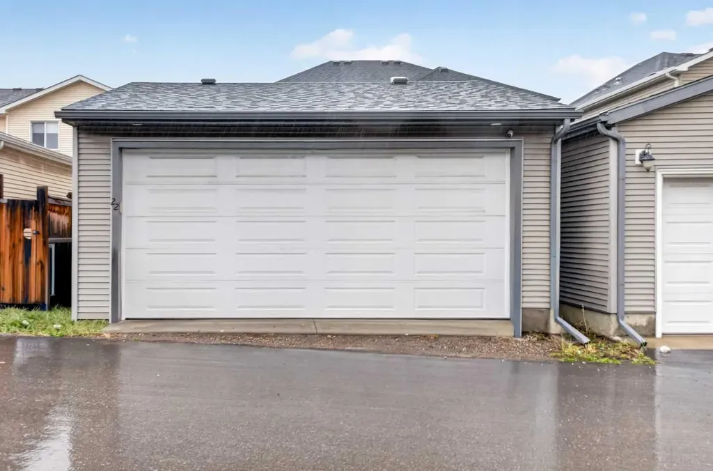 22 Autumn Green SE Calgary AB T3M 0P2