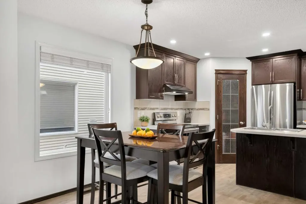22 Autumn Green SE Calgary AB T3M 0P2