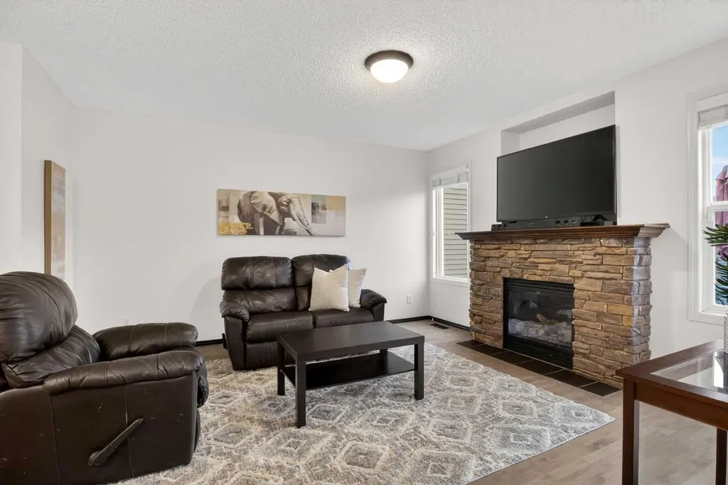 22 Autumn Green SE Calgary AB T3M 0P2