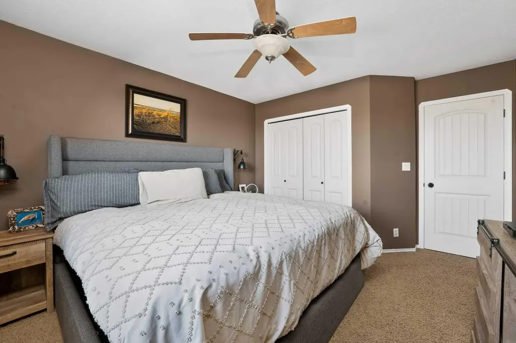 26 Lucky Place Sylvan Lake AB T4S 0A9