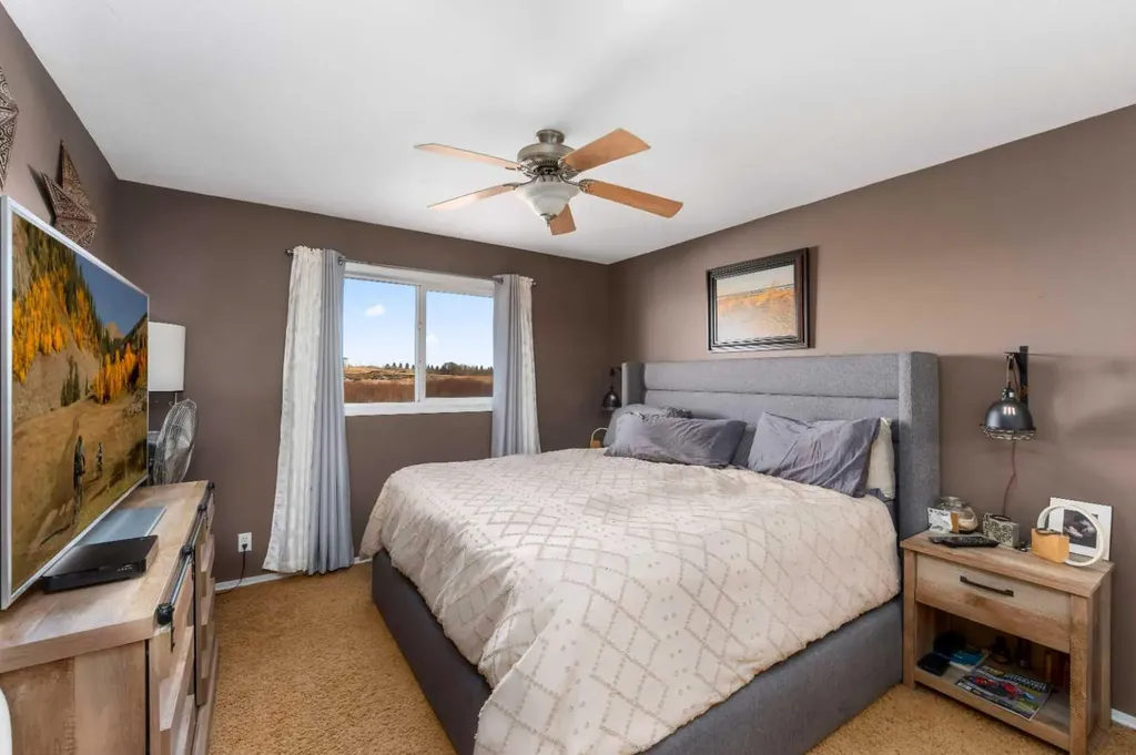 26 Lucky Place Sylvan Lake AB T4S 0A9