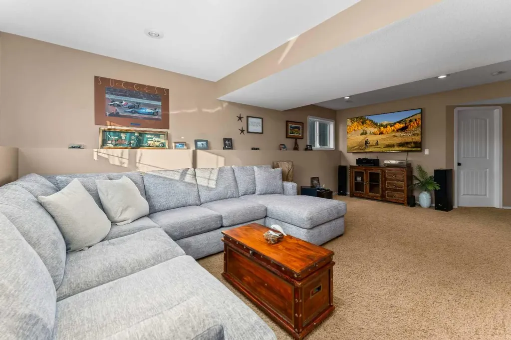 26 Lucky Place Sylvan Lake AB T4S 0A9
