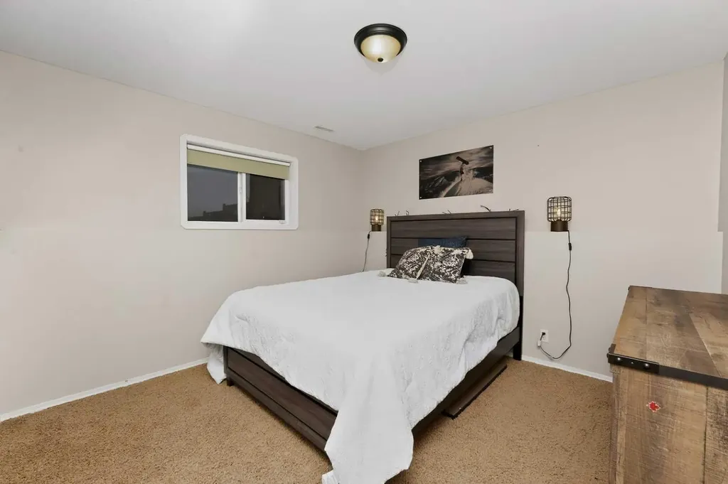 26 Lucky Place Sylvan Lake AB T4S 0A9