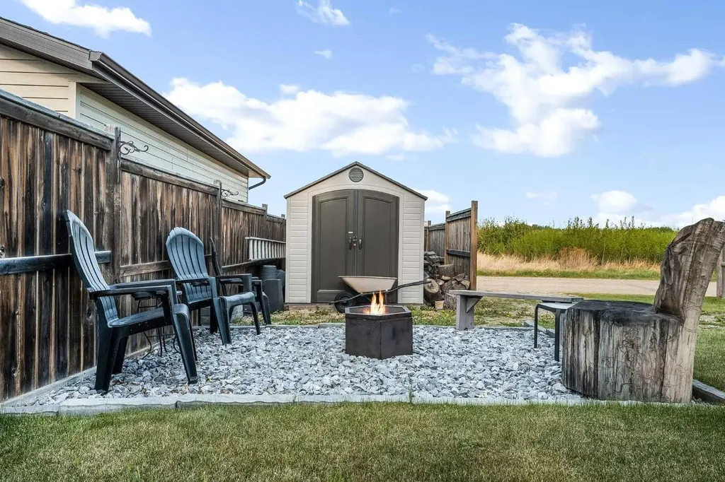 26 Lucky Place Sylvan Lake AB T4S 0A9