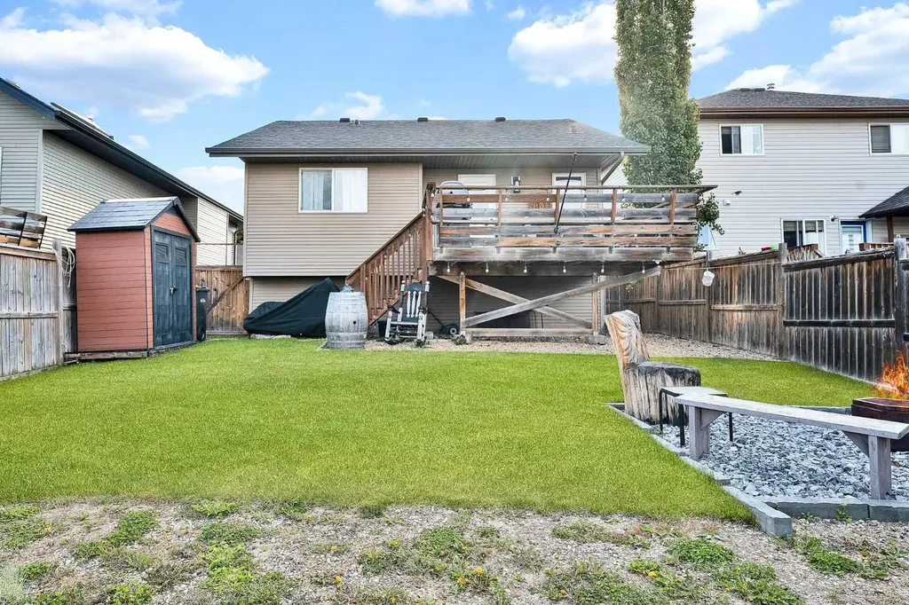 26 Lucky Place Sylvan Lake AB T4S 0A9