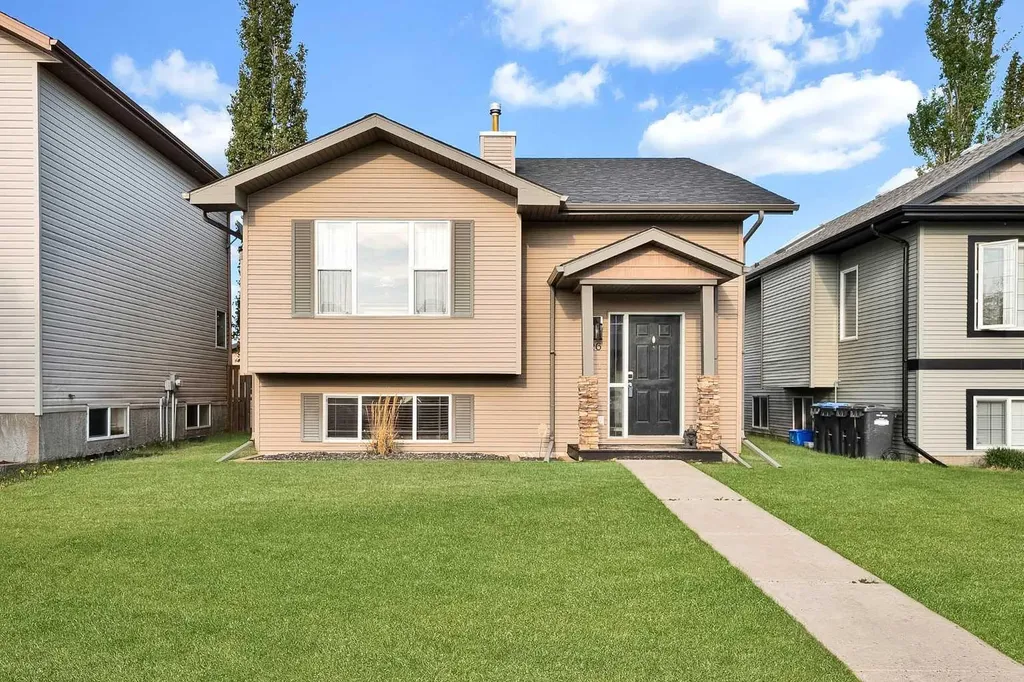26 Lucky Place Sylvan Lake AB T4S 0A9