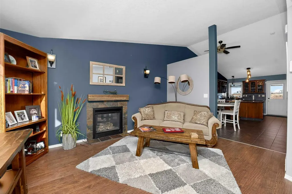 26 Lucky Place Sylvan Lake AB T4S 0A9