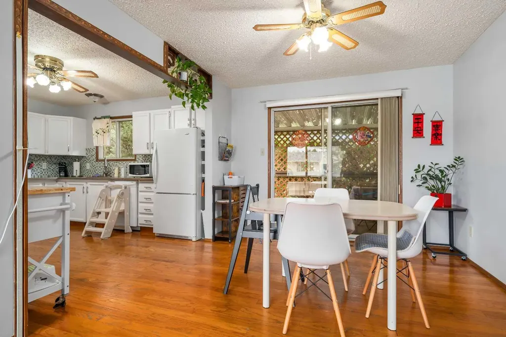 14 Rossdale Avenue SE Medicine Hat AB T1B2E7