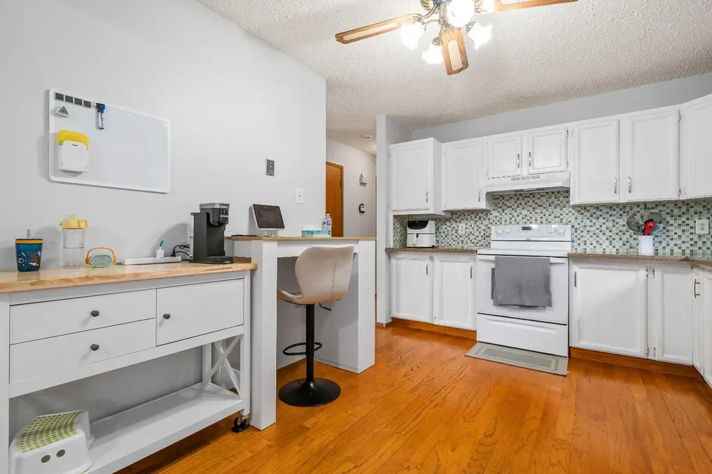 14 Rossdale Avenue SE Medicine Hat AB T1B2E7