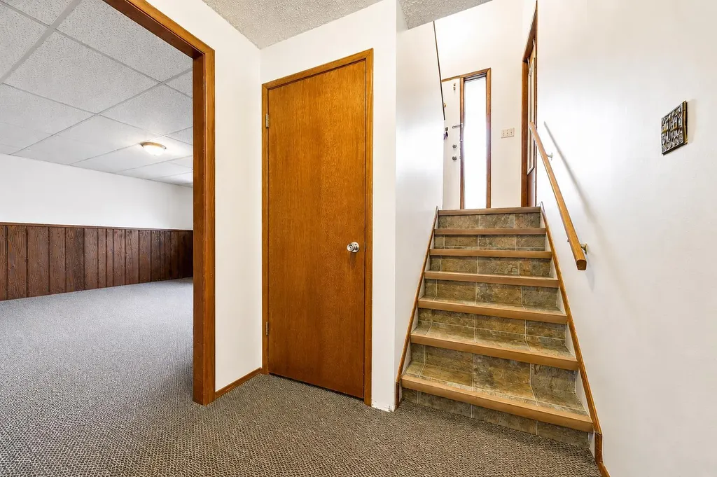 14 Rossdale Avenue SE Medicine Hat AB T1B2E7