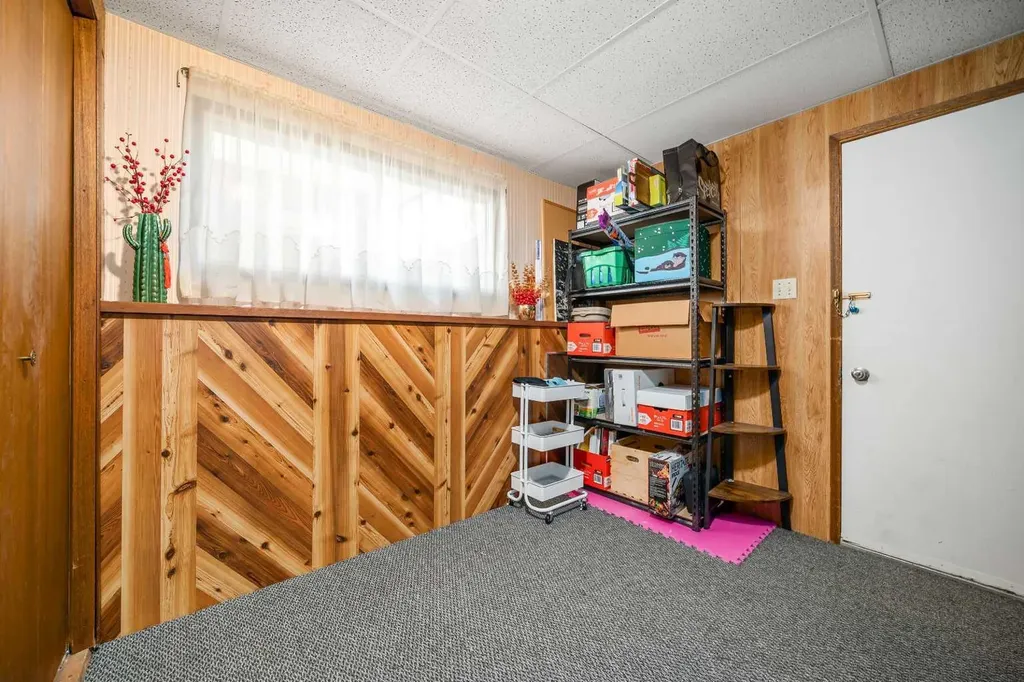 14 Rossdale Avenue SE Medicine Hat AB T1B2E7
