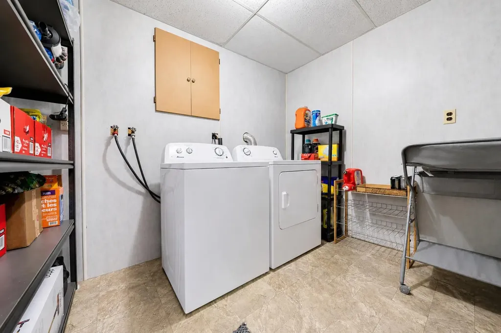 14 Rossdale Avenue SE Medicine Hat AB T1B2E7