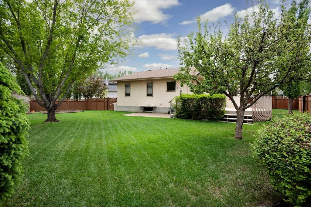 5305 66 Street Camrose AB T4V 4M2