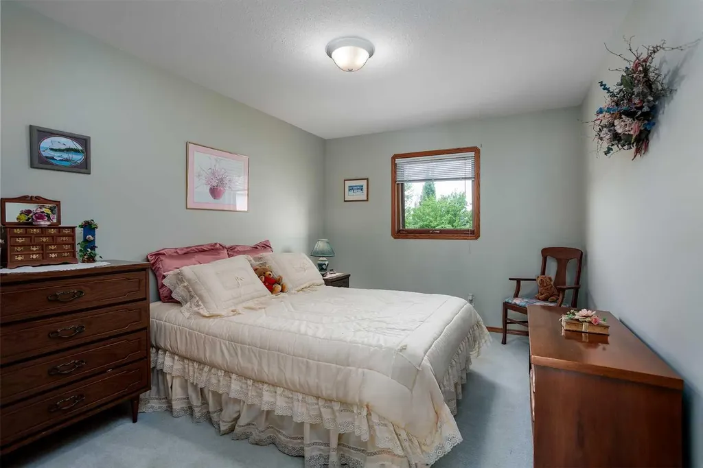 5305 66 Street Camrose AB T4V 4M2