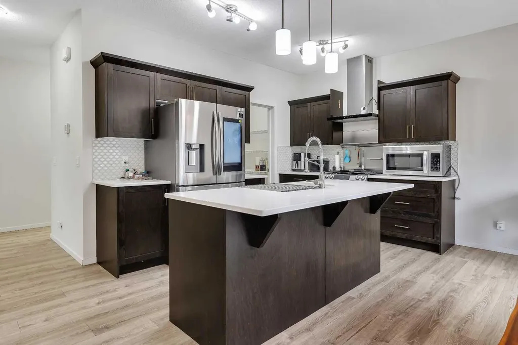 262 Hillcrest Heights SW Airdrie AB T4B3Z2